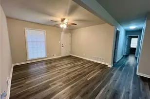 6740 Brookwood Cir, Jonesboro, GA 30236 - Photo 11