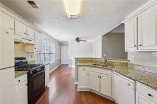 521 Red Tip Ct, Loganville, GA 30052 - Photo 7