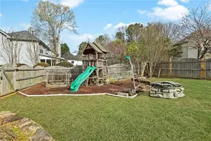 521 Red Tip Ct, Loganville, GA 30052 - Photo 33