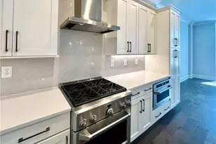 579 Broadview Pl NE, Atlanta, GA 30324 - Photo 11