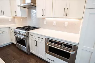 579 Broadview Pl NE, Atlanta, GA 30324 - Photo 13