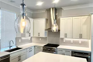 579 Broadview Pl NE, Atlanta, GA 30324 - Photo 7