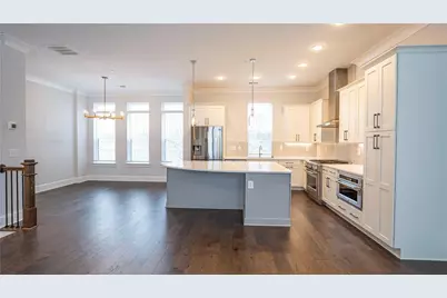 579 Broadview Place NE, Atlanta, GA 30324 - Photo 15