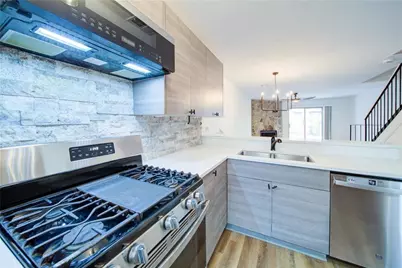 448 Prince Of Wales, Stone Mountain, GA 30083 - Photo 5