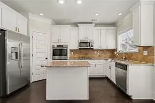 221 Traditions Dr, Loganville, GA 30052 - Photo 11