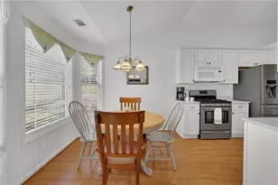 6185 Devonshire Dr, Flowery Branch, GA 30542 - Photo 9