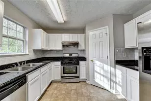 960 Melrose Park Pl, Lawrenceville, GA 30044 - Photo 9