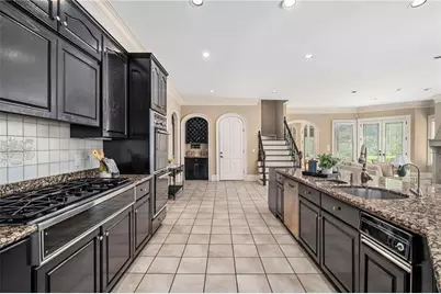 820 Heards Ferry Road, Atlanta, GA 30328 - Photo 23