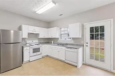 6097 Camden Forrest Cove, Riverdale, GA 30296 - Photo 5