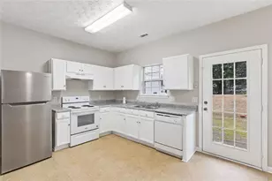 6097 Camden Forrest Cove, Riverdale, GA 30296 - Photo 5