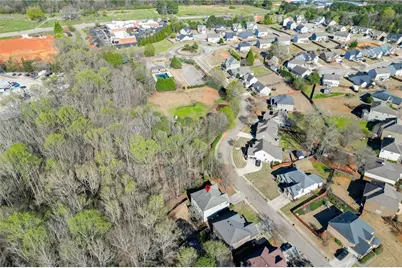 810 Liberty Bell Run, Hoschton, GA 30548 - Photo 5