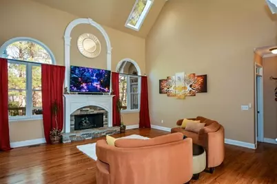 515 Hillcrest View Drive NE, Suwanee, GA 30024 - Photo 19