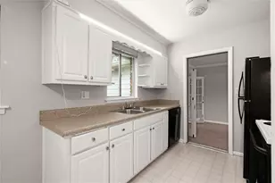 422 Afton Dr, Roswell, GA 30075 - Photo 13