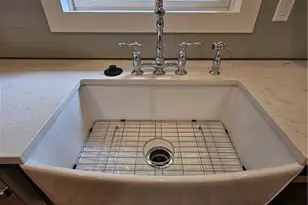 1497 Elizabeth Ln, East Point, GA 30344 - Photo 9