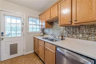 1324 E Forrest Ave, East Point, GA 30344 - Photo 29