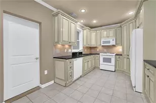 1340 Eryn Cir, Suwanee, GA 30024 - Photo 47