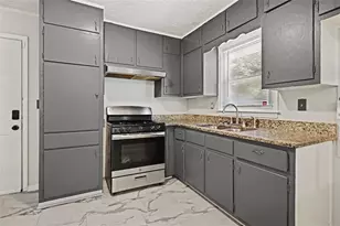 7039 Rockbridge Rd, Stone Mountain, GA 30087 - Photo 9