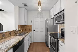 1075 Peachtree Walk NE, Atlanta, GA 30309 - Photo 7