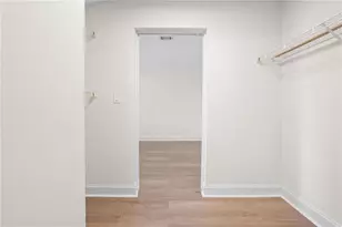 1075 Peachtree Walk NE, Atlanta, GA 30309 - Photo 19