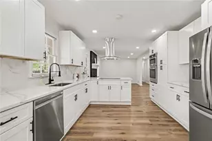 2142 Colonial Oak Way SW, Stone Mountain, GA 30087 - Photo 11