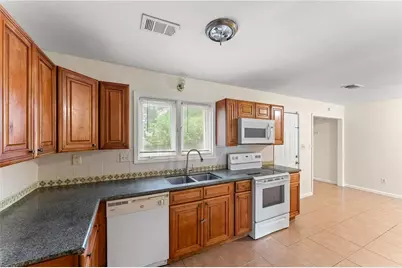 2128 Fairway Court SE, Conyers, GA 30013 - Photo 9