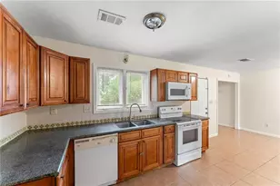 2128 Fairway Ct SE, Conyers, GA 30013 - Photo 9