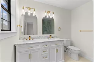 235 Poplar St, Buford, GA 30518 - Photo 11