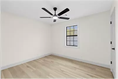 235 Poplar St, Buford, GA 30518 - Photo 13