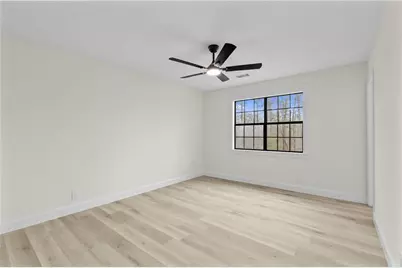 235 Poplar St, Buford, GA 30518 - Photo 9