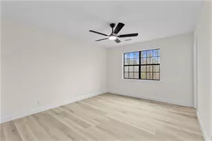 235 Poplar St, Buford, GA 30518 - Photo 9