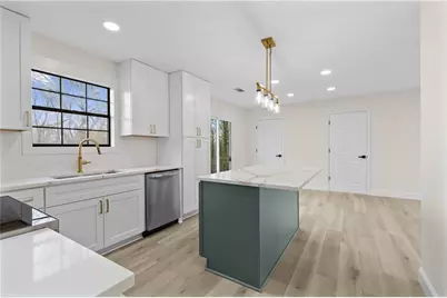 235 Poplar St, Buford, GA 30518 - Photo 7