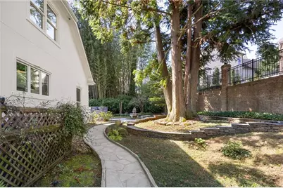 1013 Lenox Valley Drive NE, Atlanta, GA 30324 - Photo 47