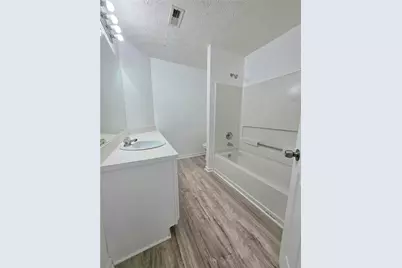 2400 Miller Oaks Circle, Decatur, GA 30035 - Photo 9