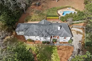 1129 E Beechwood Dr NW, Atlanta, GA 30327 - Photo 31