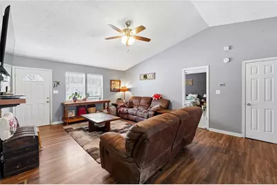 328 Highland Estate, Commerce, GA 30529 - Photo 5