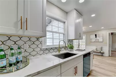 4929 Joy Lane SW, Lilburn, GA 30047 - Photo 17