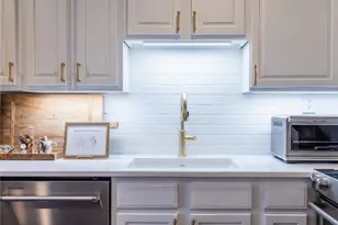 12 Bassett Hall Pl NW, Atlanta, GA 30318 - Photo 13