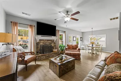 5645 Wooded Valley Way, Flowery Branch, GA 30542 - Photo 9