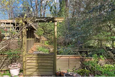 374 Londonberry Road, Atlanta, GA 30327 - Photo 65