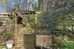 374 Londonberry Rd, Atlanta, GA 30327 - Photo 65