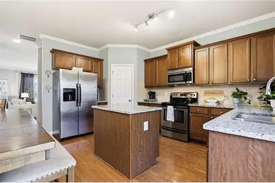 1649 Liberty Parkway NW, Atlanta, GA 30318 - Photo 13