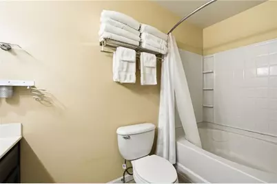 1649 Liberty Parkway NW, Atlanta, GA 30318 - Photo 29