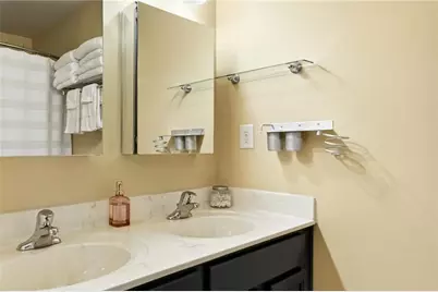 1649 Liberty Parkway NW, Atlanta, GA 30318 - Photo 27