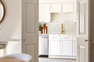 20 Stratford Hall Pl NE, Atlanta, GA 30342 - Photo 11