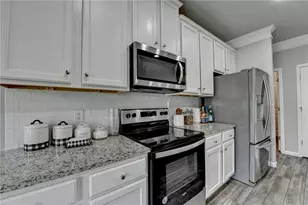 122 Moriah Woods Dr, Auburn, GA 30011 - Photo 11