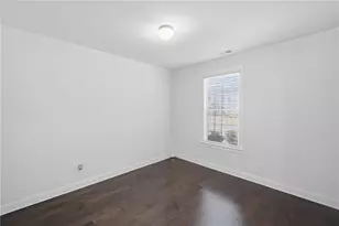 5560 Mirror Lake Dr, Cumming, GA 30028 - Photo 9