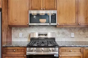 2165 Parkview Run, Atlanta, GA 30318 - Photo 15