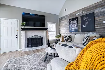 553 Savannah Rose Way, Lawrenceville, GA 30045 - Photo 5