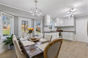 1389 Ashbrook Dr, Lawrenceville, GA 30043 - Photo 5