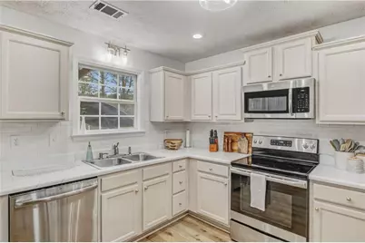 71 Northwood Drive, Commerce, GA 30529 - Photo 9